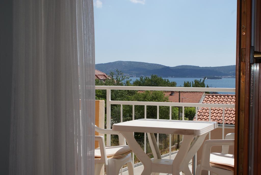 Apartments Vodopija 300M To The Beach Sveti Filip i Jakov Quarto foto